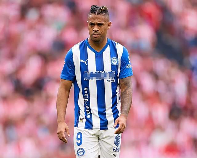 db真人官方网站-身价仅80万!前皇马7号沉沦:西甲10场0球 球队濒临降级区