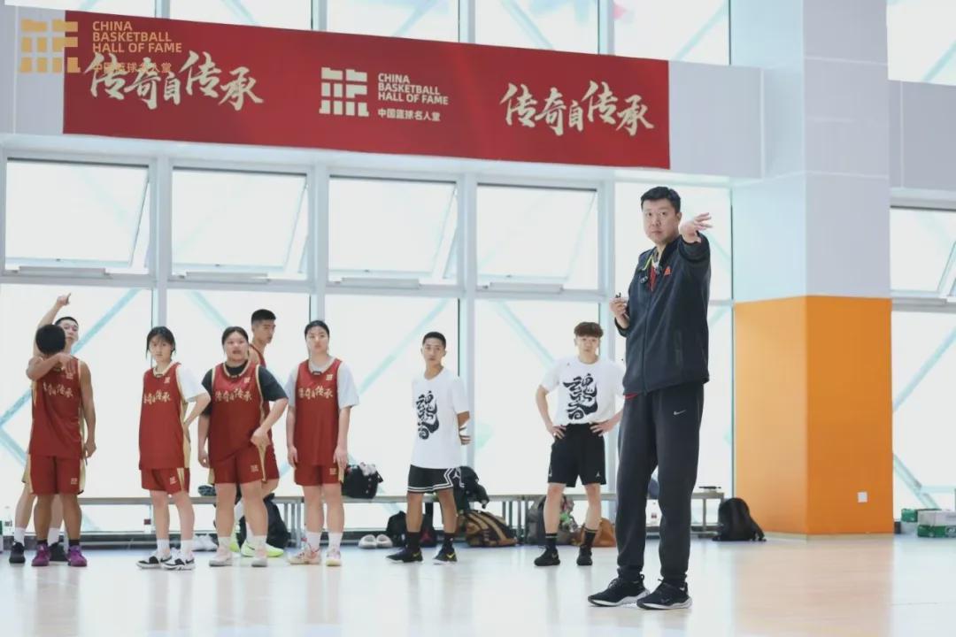 db真人官网-中国篮球第5人!很庆幸,我们拥有王治郅!
